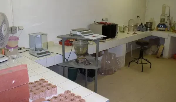 analytics refractory bricks